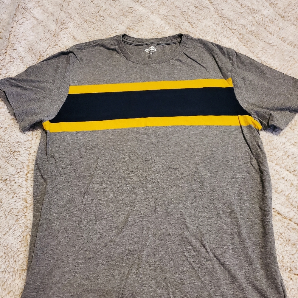 Old Navy Tshirt